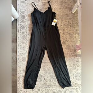 NWT Vuori Women’s Lux Jogger Jumpsuit - Size L